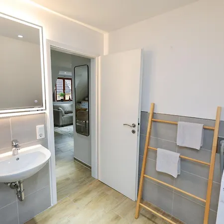 Appartement Weinquartier Weingarten Dachloft, 90 Qm, Altstadt, Kueche, 3 Schlafzimmer, Dachterrasse Naumburg (Saale)