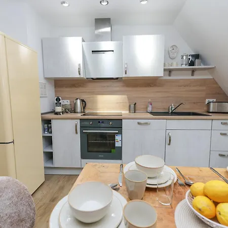 Weinquartier Weingarten Dachloft, 90 Qm, Altstadt, Kueche, 3 Schlafzimmer, Dachterrasse *
