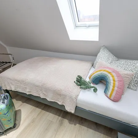 Apartmán Weinquartier Weingarten Dachloft, 90 Qm, Altstadt, Kueche, 3 Schlafzimmer, Dachterrasse *