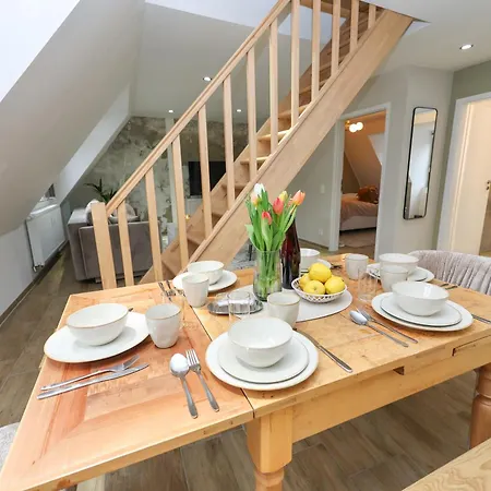 Appartement Weinquartier Weingarten Dachloft, 90 Qm, Altstadt, Kueche, 3 Schlafzimmer, Dachterrasse *