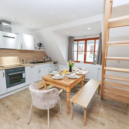 Apartmán Weinquartier Weingarten Dachloft, 90 Qm, Altstadt, Kueche, 3 Schlafzimmer, Dachterrasse *