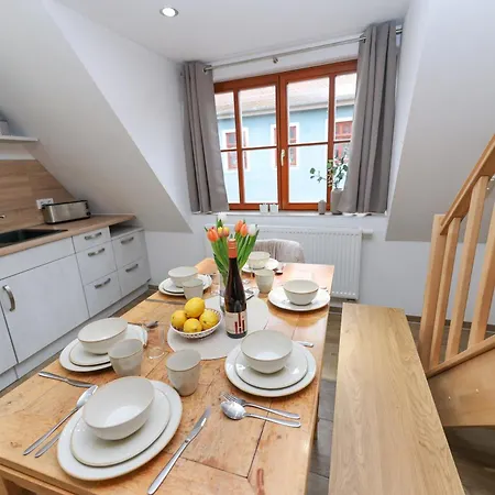 Weinquartier Weingarten Dachloft, 90 Qm, Altstadt, Kueche, 3 Schlafzimmer, Dachterrasse Naumburg (Saale)